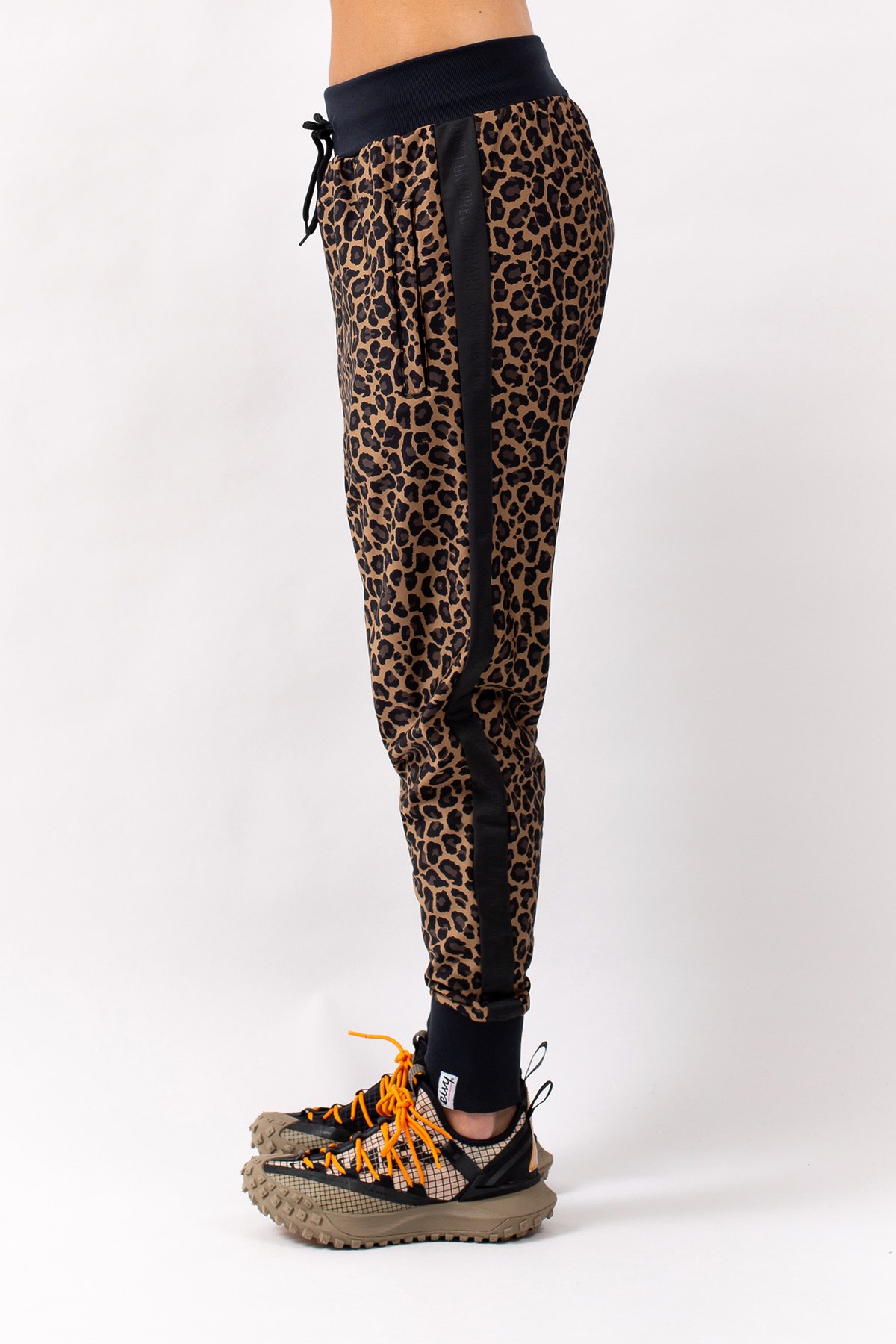 https://www.eivy.co/image/4732/Harlem-Travel-Pants-Leopard_2.jpg