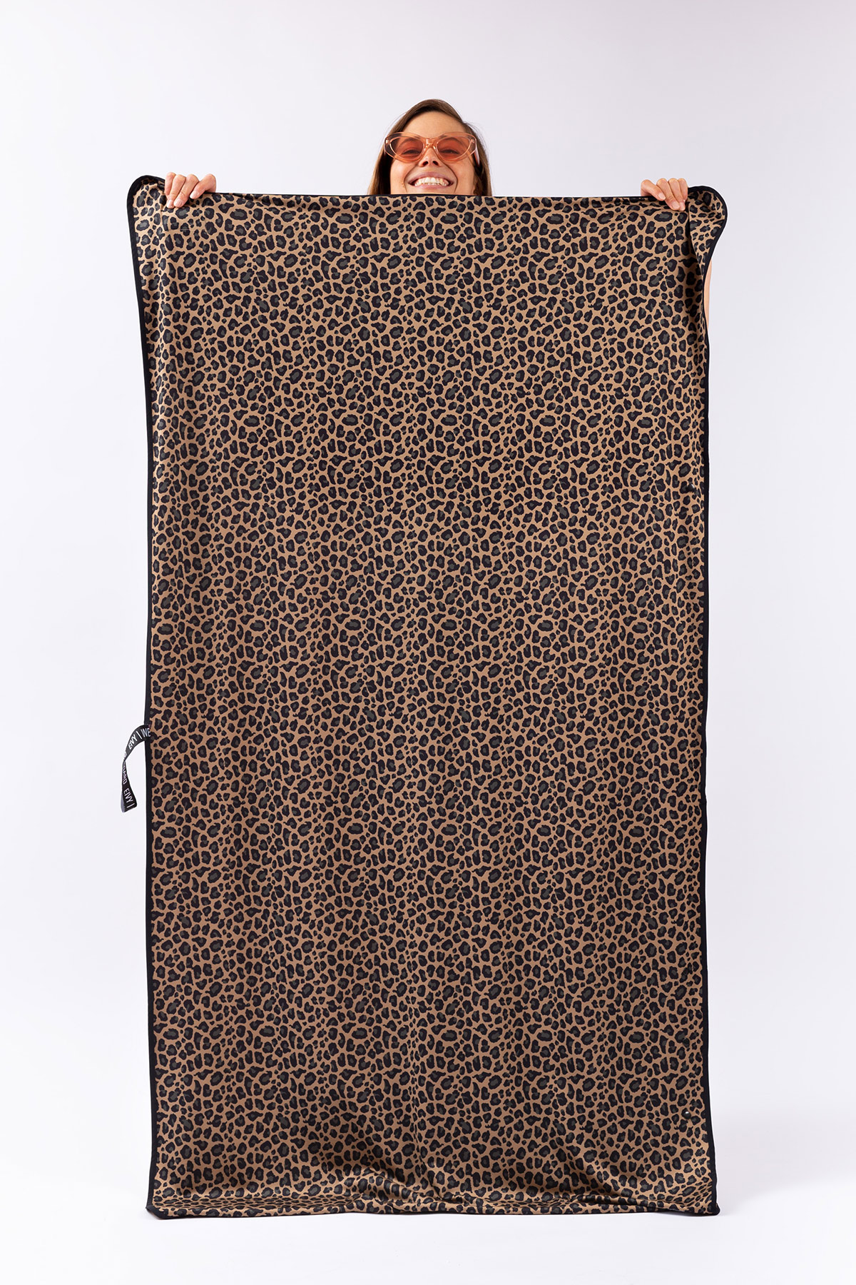 slider-image-https://www.eivy.co/image/6516/Packable-Travel-Towel-Leopard_13.jpg