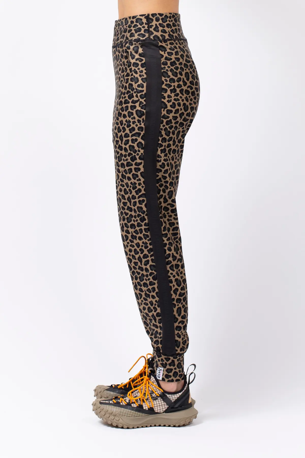 Journey Travel Pants - Leopard | XS