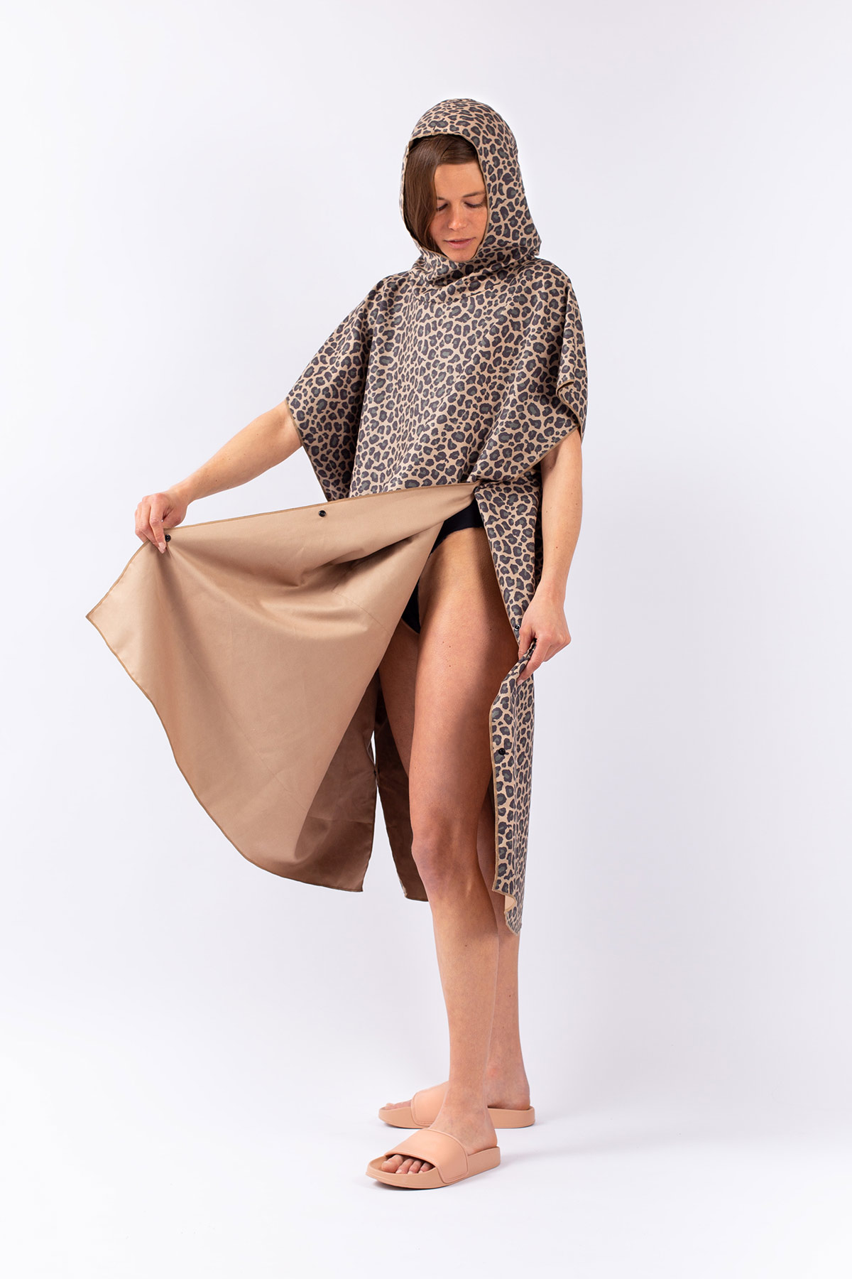 Packable Changing Robe - Leopard
