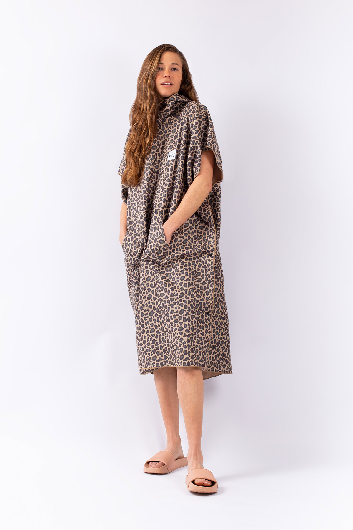 Packable Changing Robe - Leopard